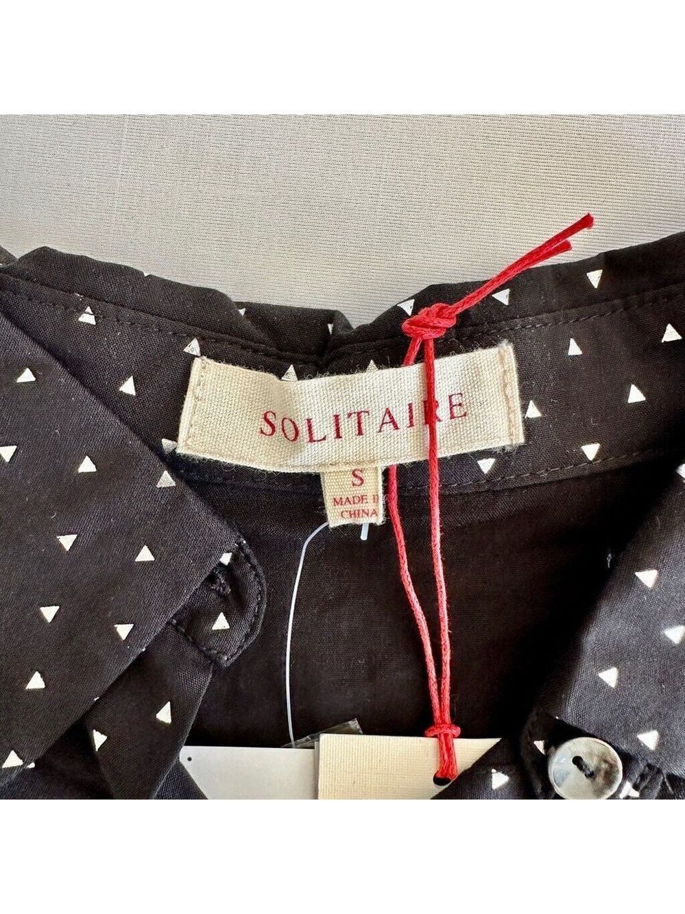 Women's Solitaire Black & White Patterned Collared Button-up Blouse Size S New - Picture 8 of 13
